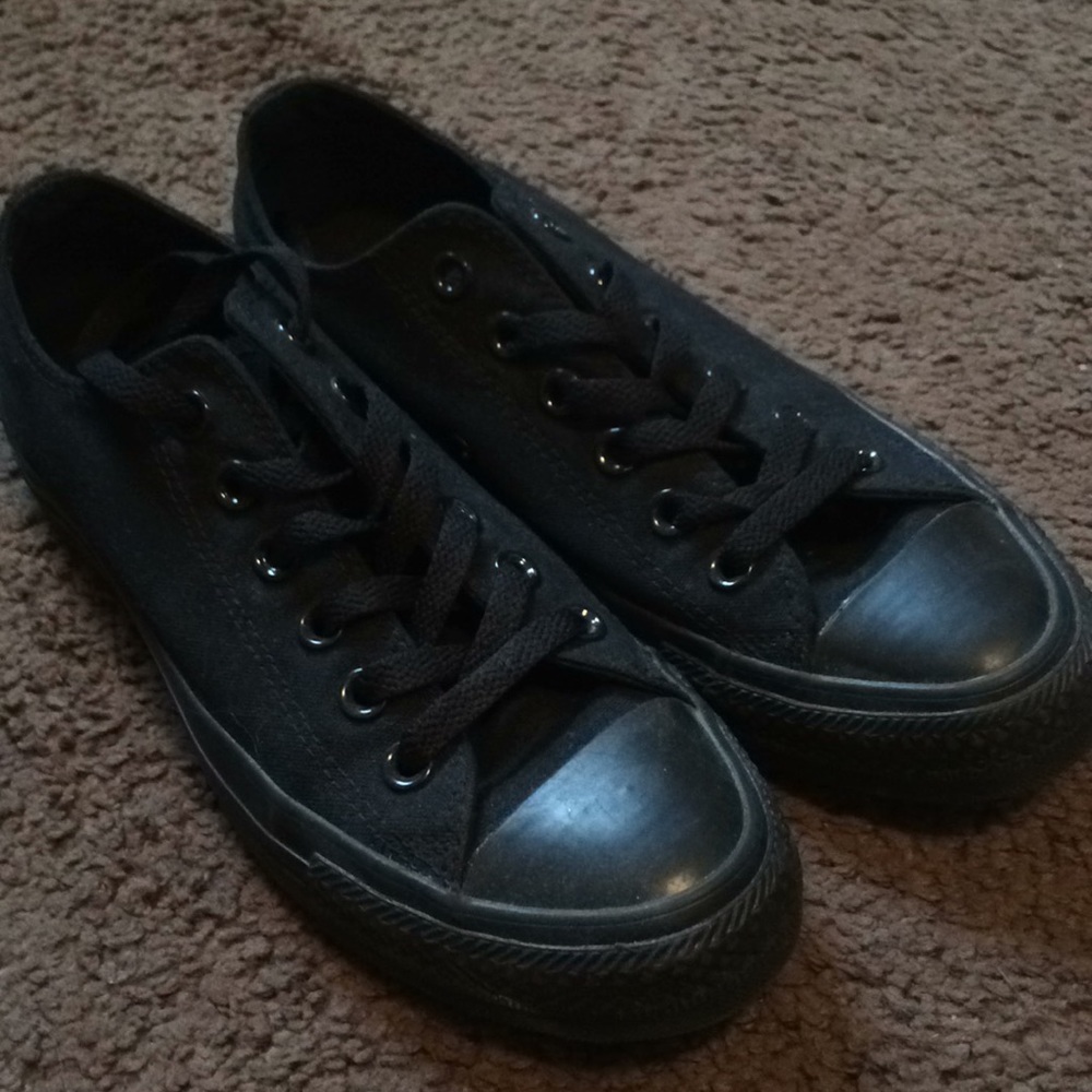 All black converse!